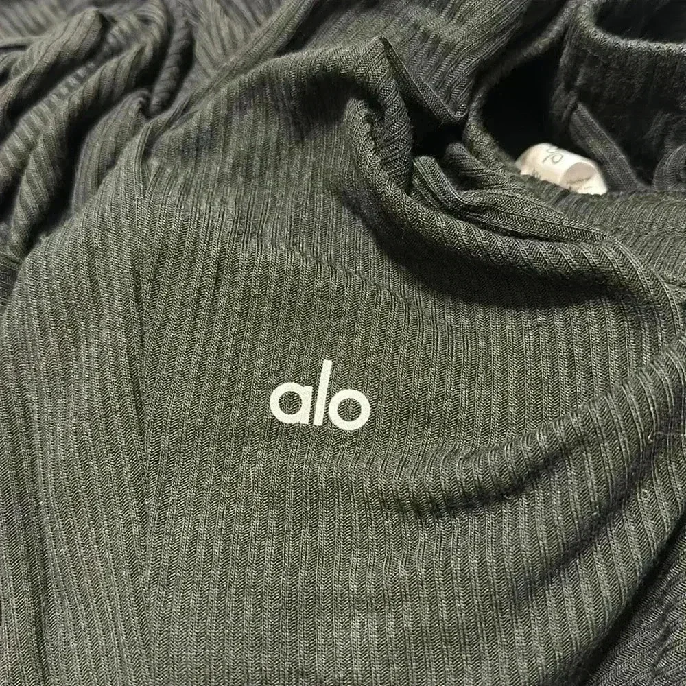 ALO Yoga Pants